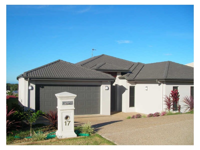 17 Leslie Street, Clinton QLD 4680