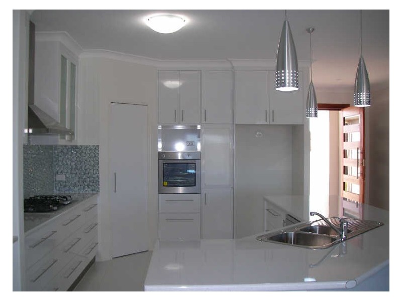 17 Leslie Street, Clinton QLD 4680