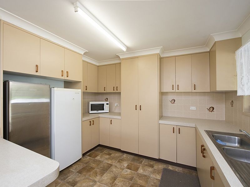 12 Pluto Street, Telina QLD 4680