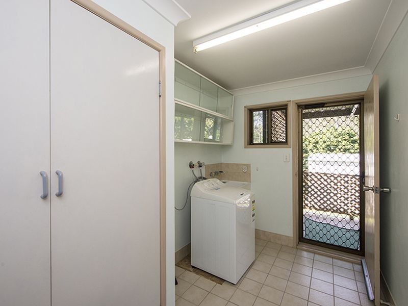 12 Pluto Street, Telina QLD 4680