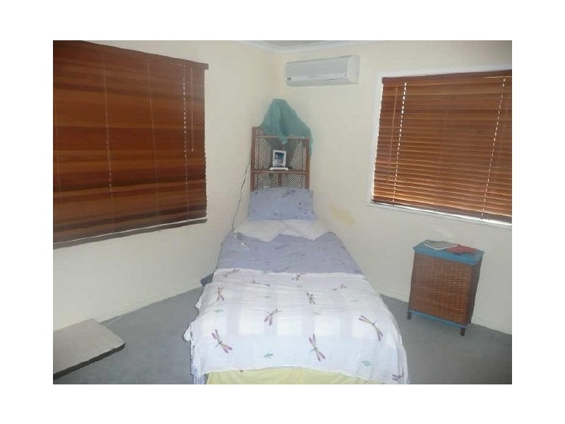 6 Stewart Street, West Gladstone QLD 4680