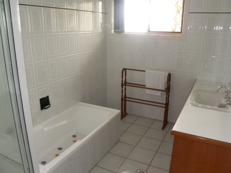 14 Vernon Road, Gladstone QLD 4680