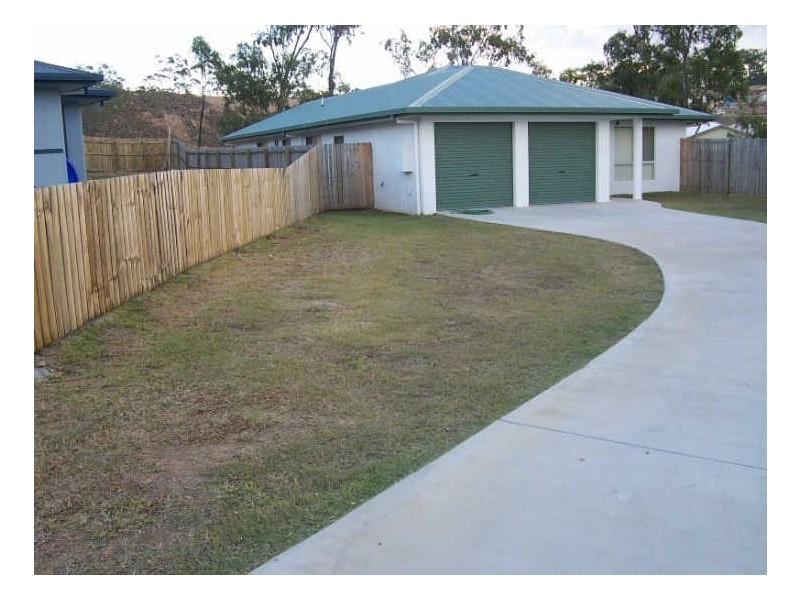 27 Saxonvale Court, New Auckland QLD 4680