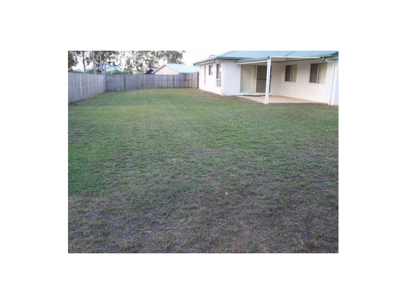 27 Saxonvale Court, New Auckland QLD 4680