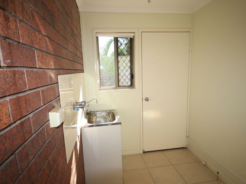 2/2 Apollo Drive, Clinton QLD 4680