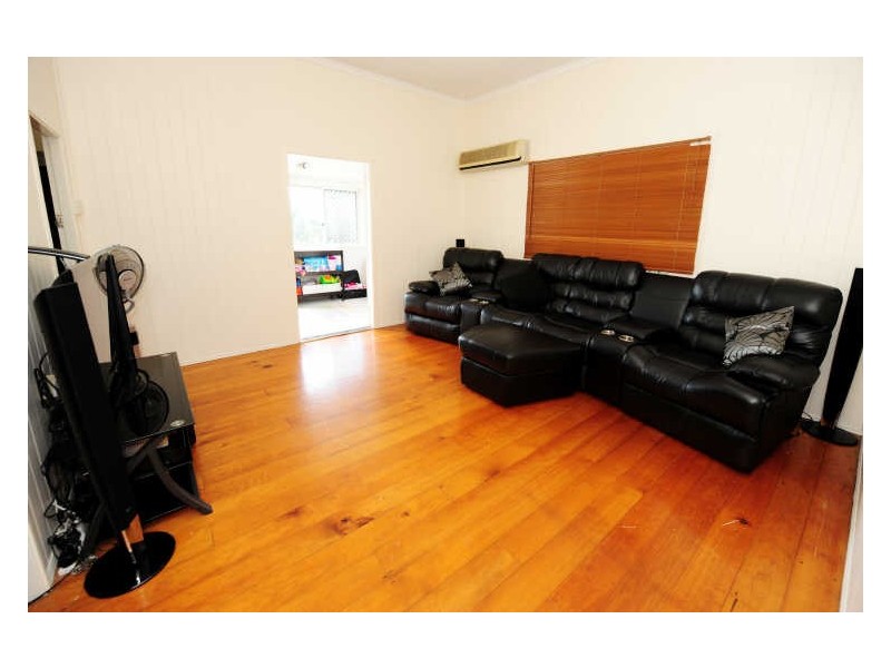 17 Fowler Street, West Gladstone QLD 4680