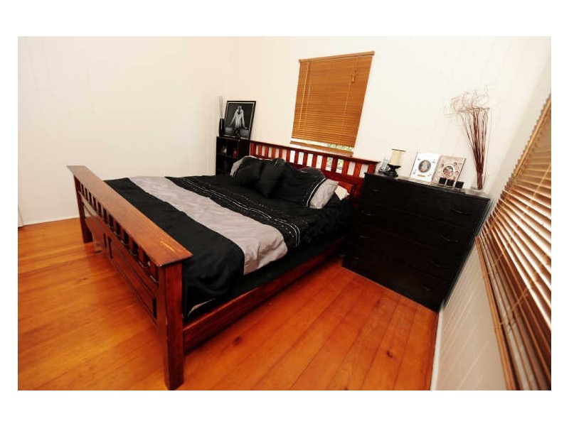 17 Fowler Street, West Gladstone QLD 4680