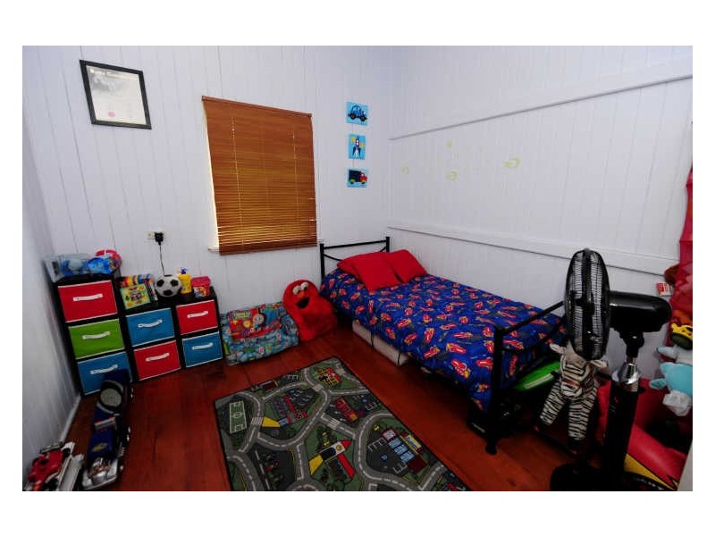 17 Fowler Street, West Gladstone QLD 4680