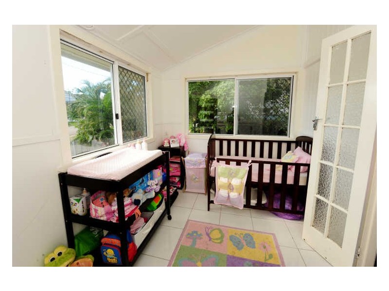 17 Fowler Street, West Gladstone QLD 4680