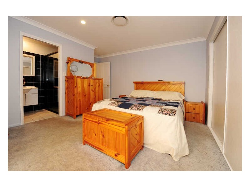 6 Walker Street, Clinton QLD 4680