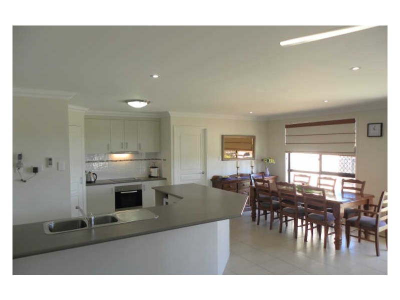 13 Leslie Street, Clinton QLD 4680