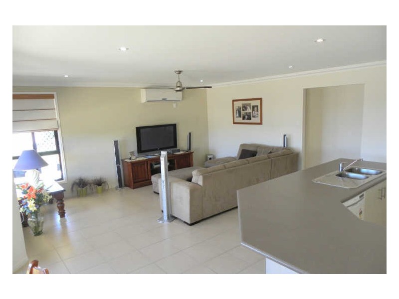 13 Leslie Street, Clinton QLD 4680