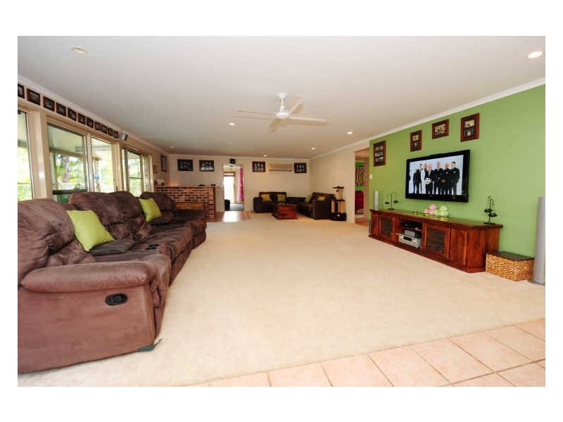 290 Haddock Drive, Kirkwood QLD 4680