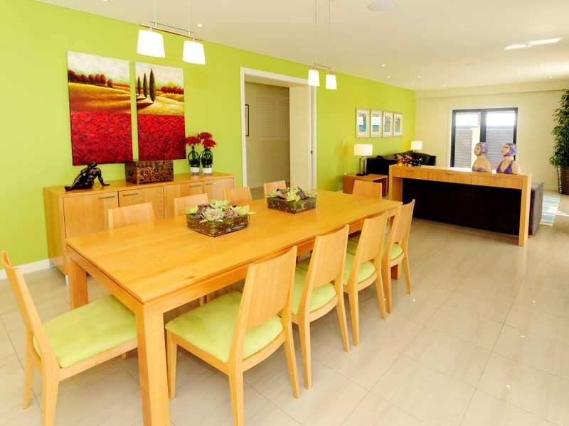18 Dolphin Terrace, Gladstone QLD 4680