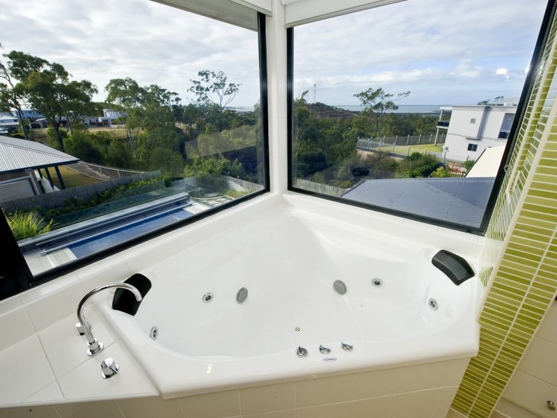 18 Dolphin Terrace, Gladstone QLD 4680