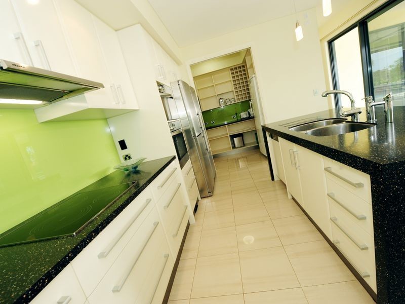 18 Dolphin Terrace, Gladstone QLD 4680
