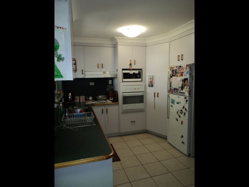 12 Salmon Street, Toolooa QLD 4680