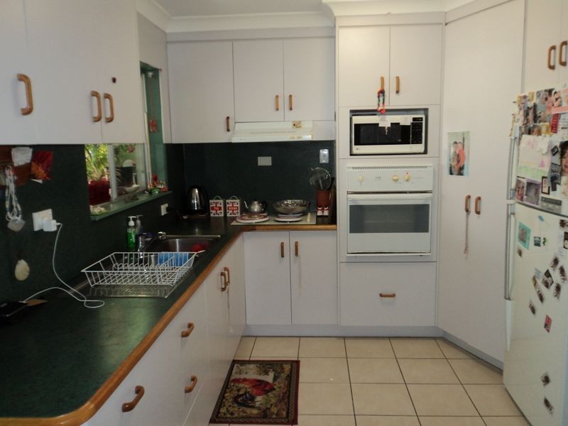 12 Salmon Street, Toolooa QLD 4680