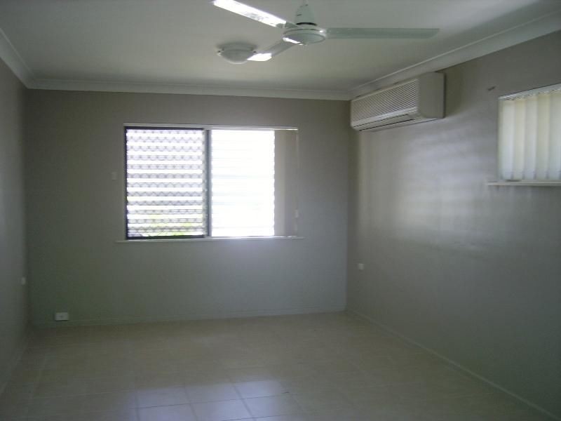 12 Salmon Street, Toolooa QLD 4680