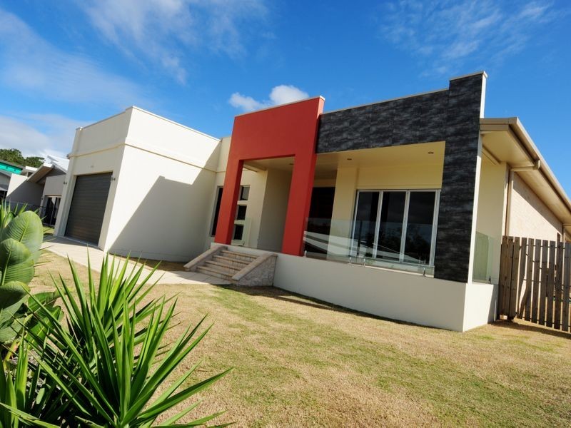 4 Grasstree Crescent, Kirkwood QLD 4680