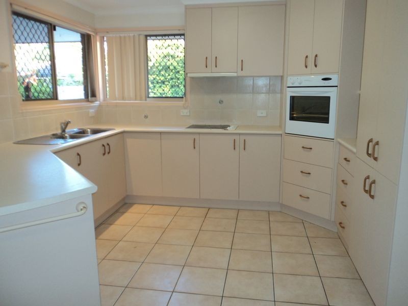 12 Dunstall Street, Gladstone QLD 4680