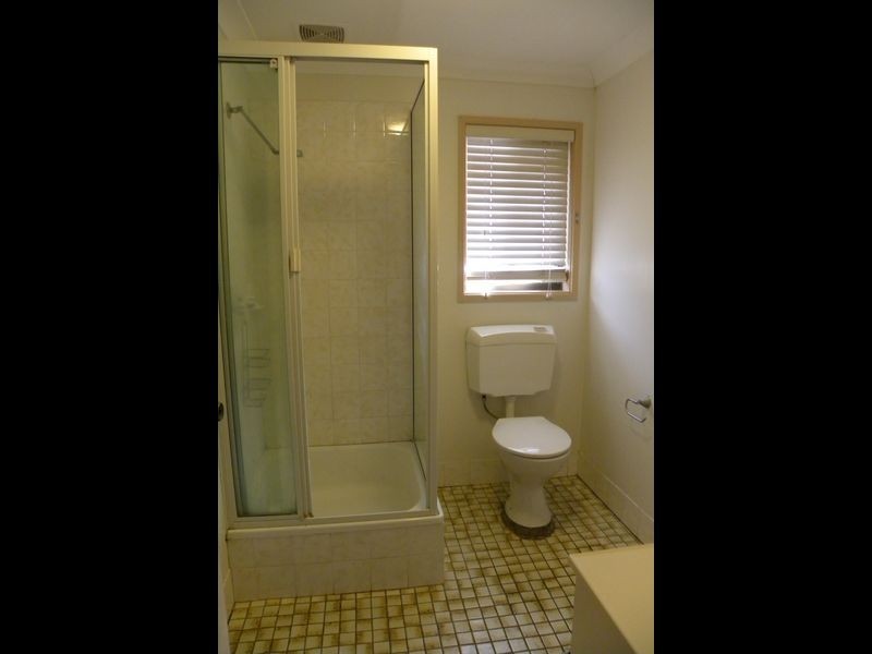 2/17 Roberts Street, Gladstone QLD 4680
