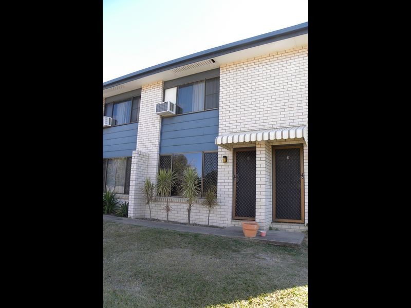 2/17 Roberts Street, Gladstone QLD 4680