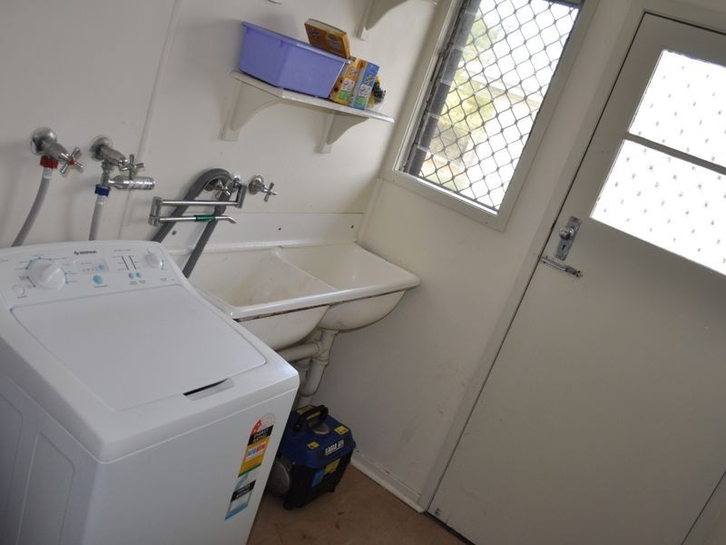 15 Moura Crescent, Gladstone QLD 4680