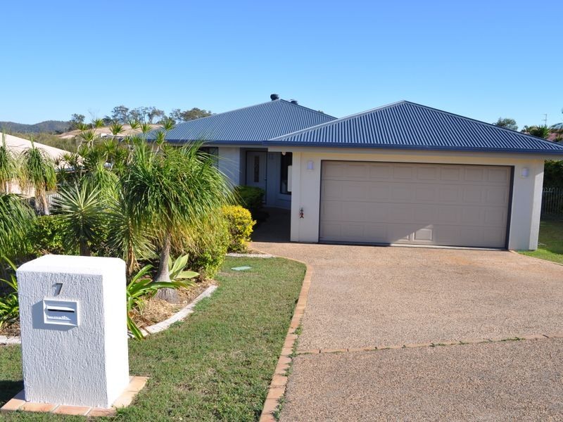 7 Cania Way, Gladstone QLD 4680