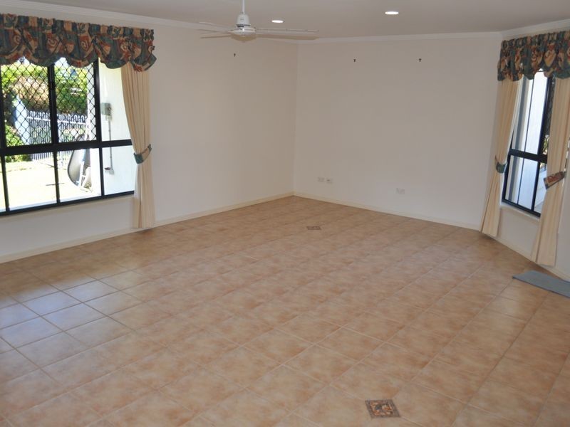 7 Cania Way, Gladstone QLD 4680