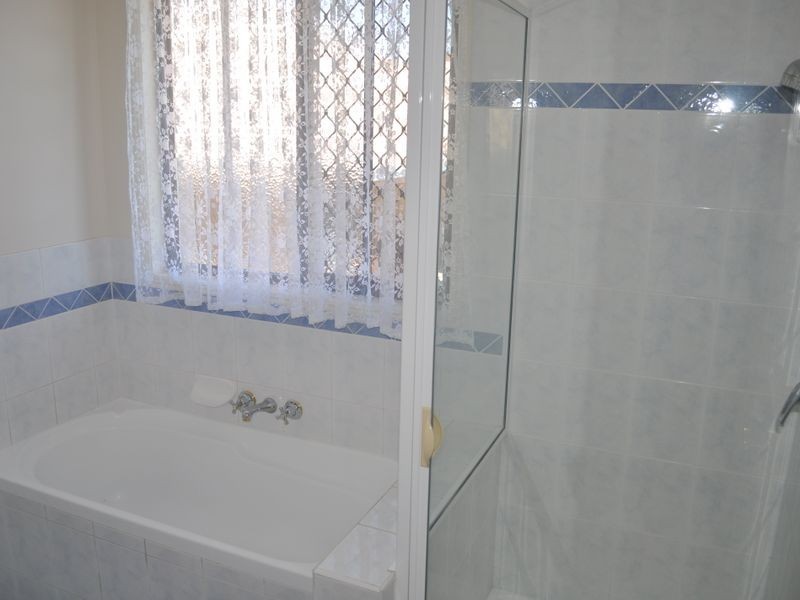 7 Cania Way, Gladstone QLD 4680