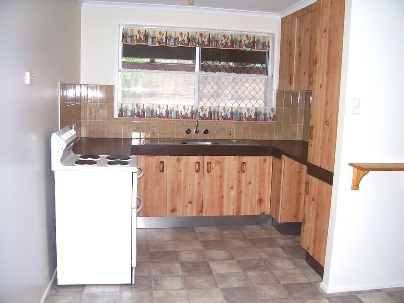 24 Aquarius Street, Clinton QLD 4680