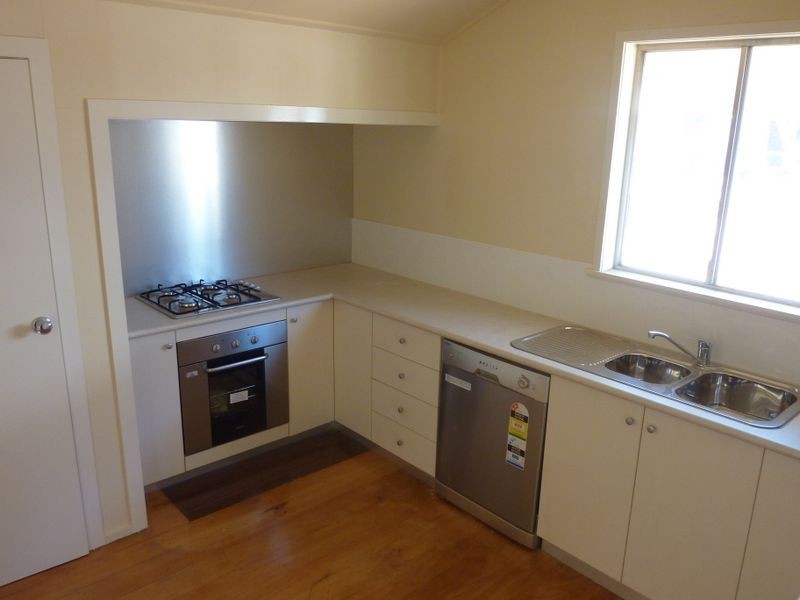 16 Fowler Street, Gladstone QLD 4680