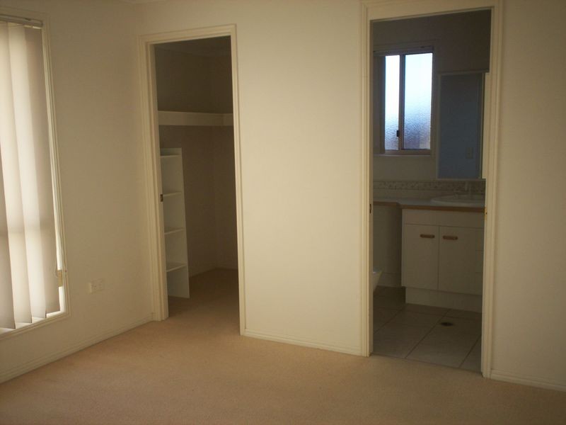 289 J’Hickey Avenue, Gladstone QLD 4680