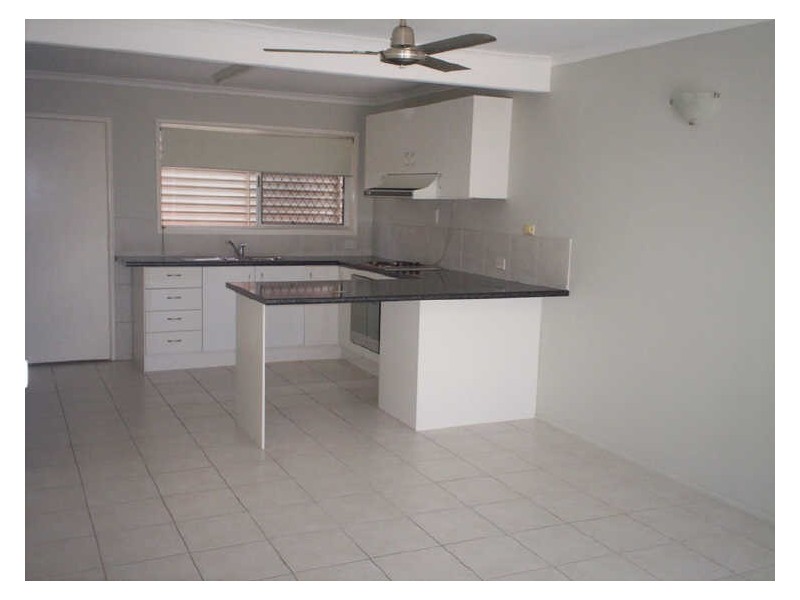 4/4 Wilmott Street, Gladstone QLD 4680