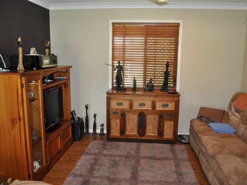 4 Curran Street, Clinton QLD 4680