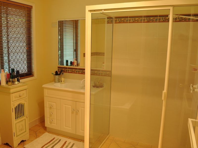 4 Curran Street, Clinton QLD 4680