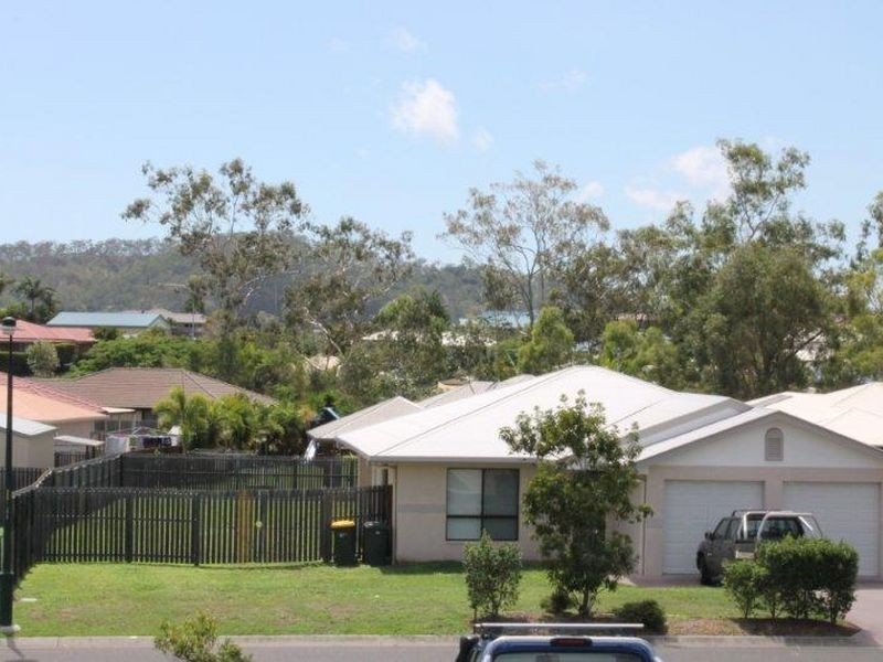 37 Skyline Drive, New Auckland QLD 4680