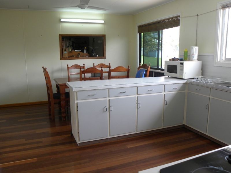 19 Smith Street, West Gladstone QLD 4680