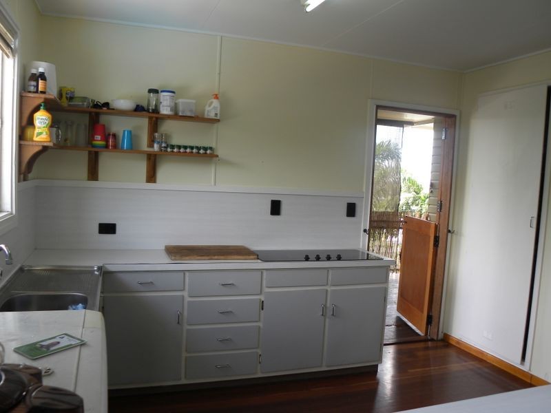 19 Smith Street, West Gladstone QLD 4680