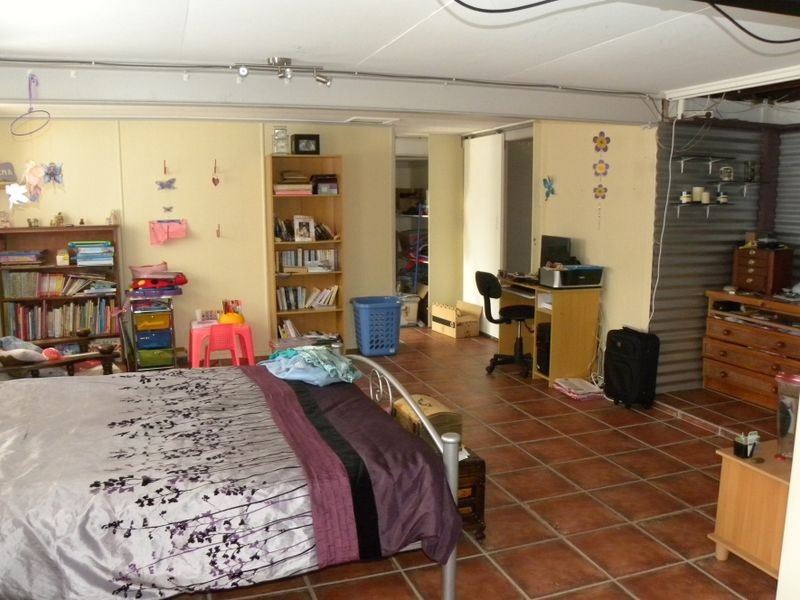 19 Smith Street, West Gladstone QLD 4680