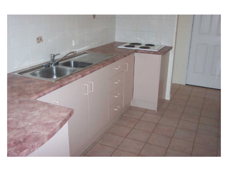 4 Leanne Close, New Auckland QLD 4680