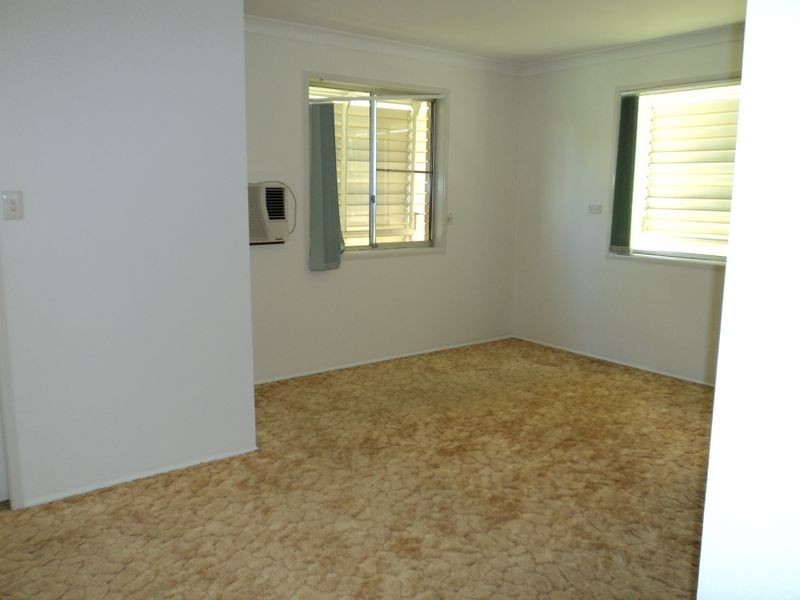 36 Balfour Street, Mount Larcom QLD 4695