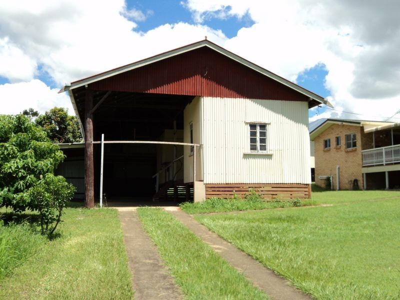 36 Balfour Street, Mount Larcom QLD 4695