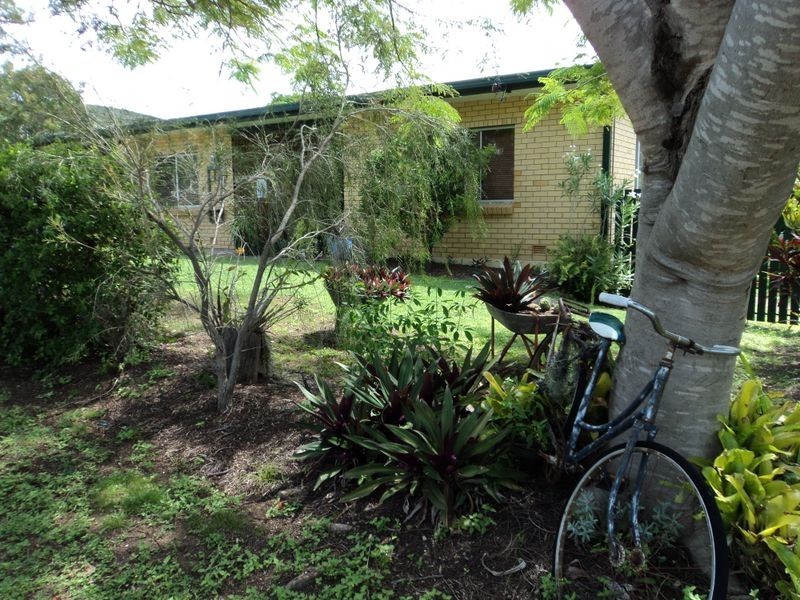 12 Wistari Street, Clinton QLD 4680