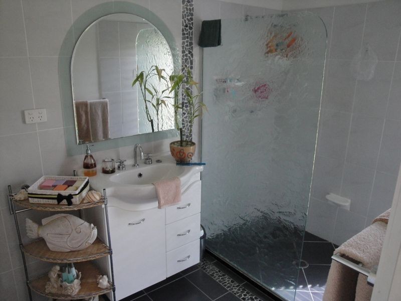 19 Bismark Street, Mount Larcom QLD 4695