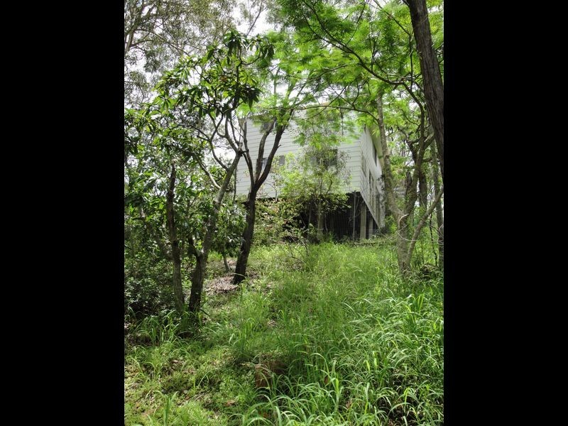 11 Hill Crescent, West Gladstone QLD 4680