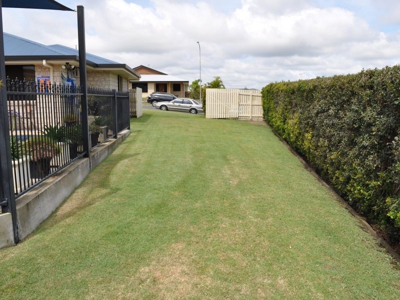 43 Katrina Boulevard, New Auckland QLD 4680