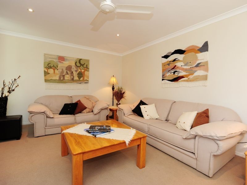 52 Lincoln James Drive, Burua QLD 4680