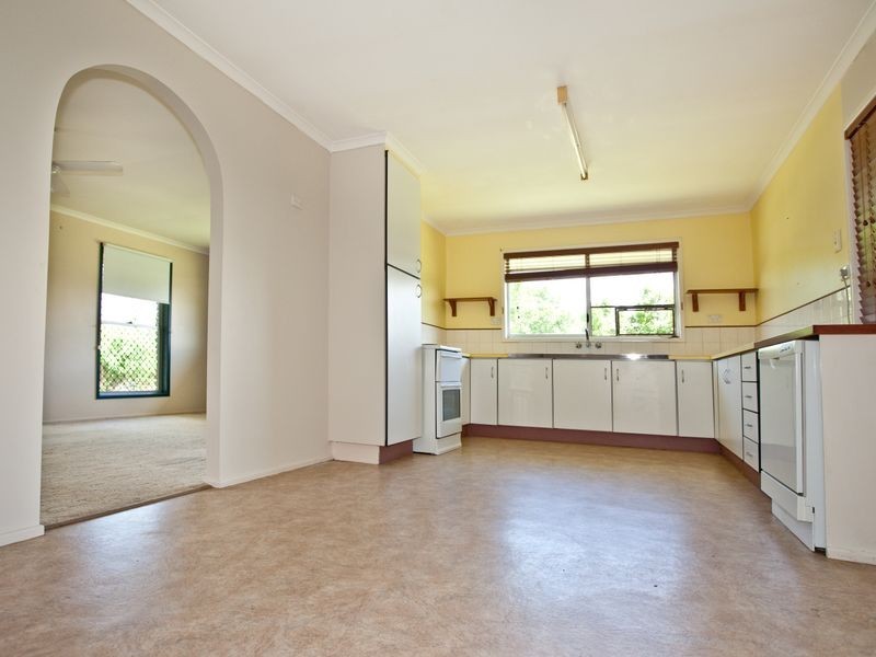 16 Luton Street, Telina QLD 4680